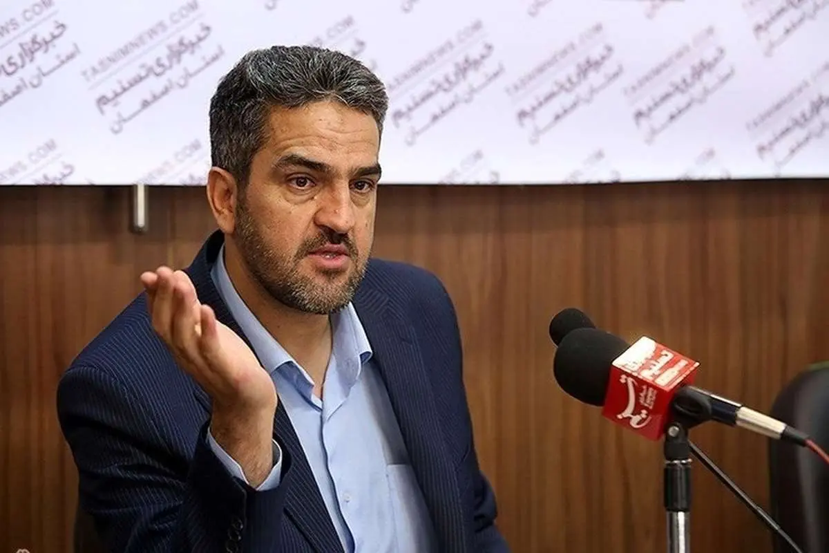 (ویدئو) استاد اقتصاد دانشگاه اصفهان: تنها پولی که امروز در برابر دلار آمریکا ایستاده، ریال است!