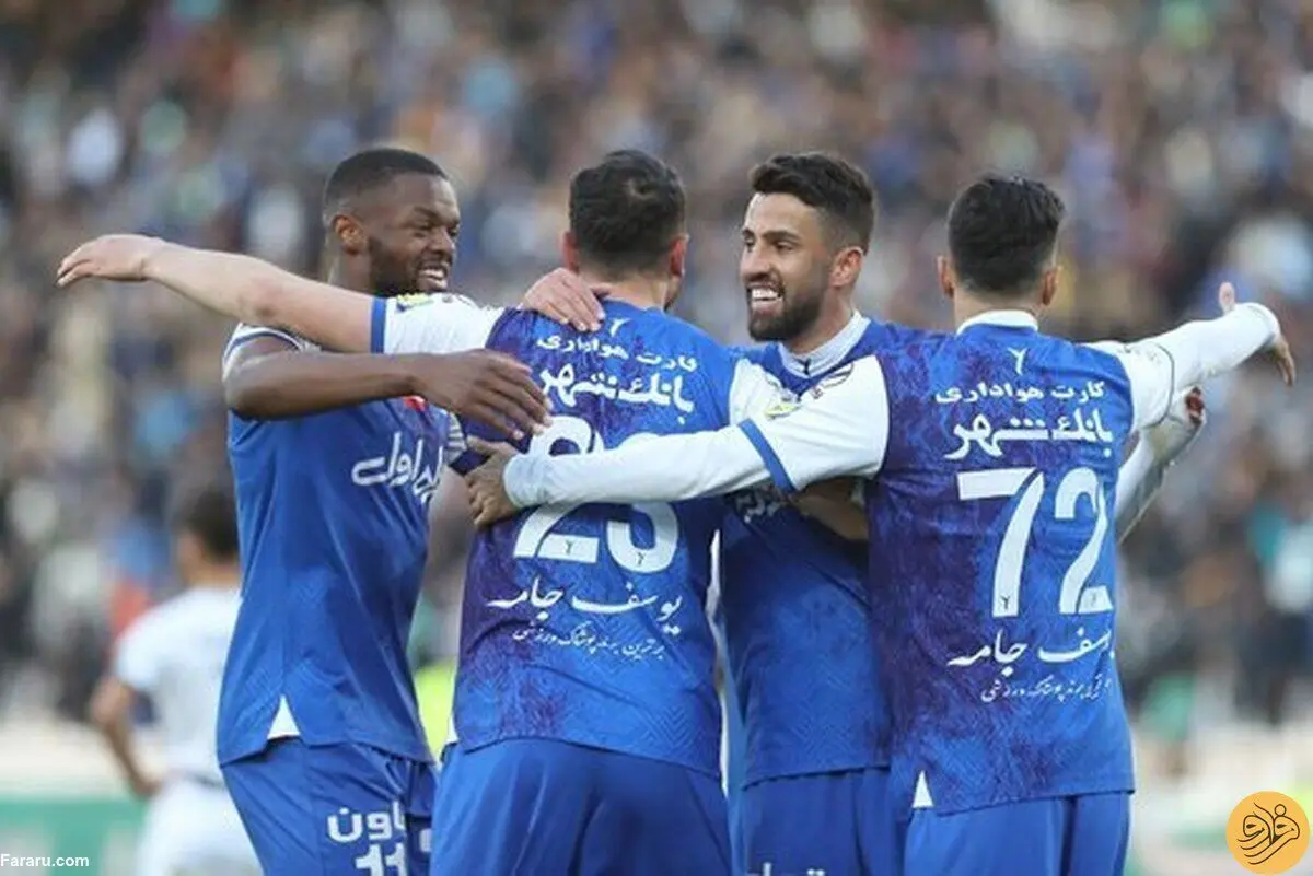 (عکس) زنان از روی پشت بام، تماشاگر بازی نساجی و استقلال