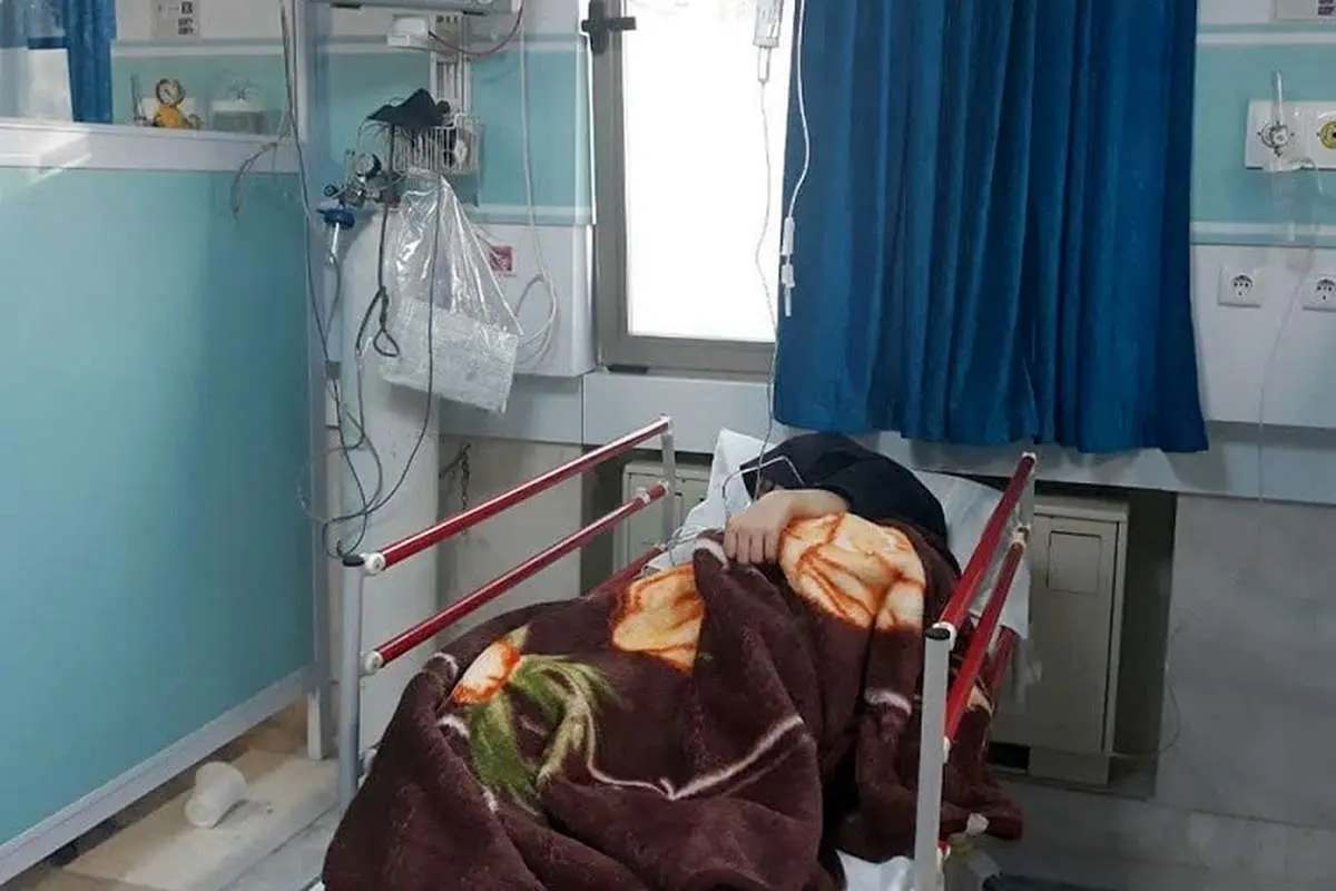 روزنامه جمهوری اسلامی: در ماجرای مسمومیت دانشآموزان، اطلاع رسانی شفاف صورت نگرفت