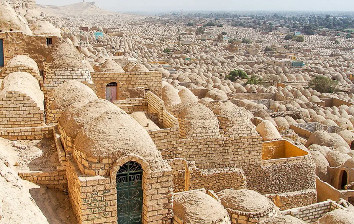 (تصاویر) دریای بی‌پایان قبر‌ها در «شهر مردگان» مصر