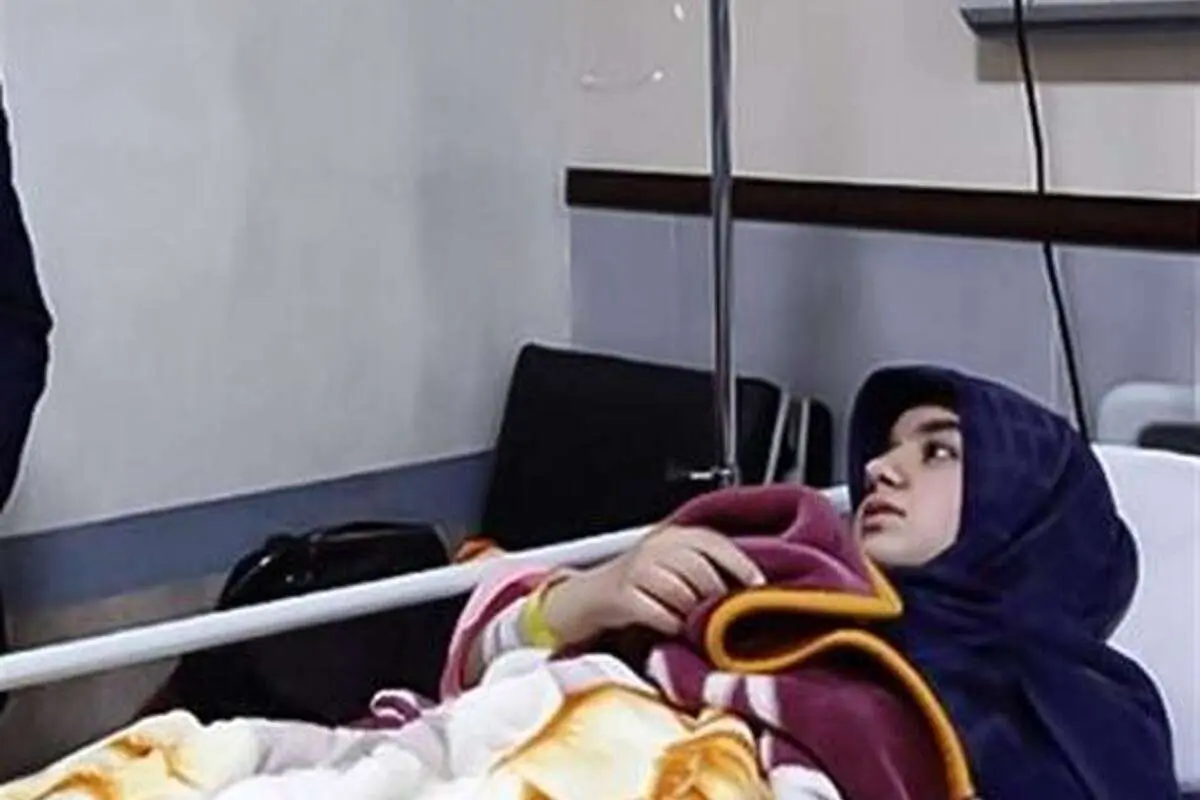 روایت یکی از دانشآموزان مدرسه در بلوار فردوس تهران: خودم با چشم دیدم چیزی از پنجره به داخل کلاس انداختند