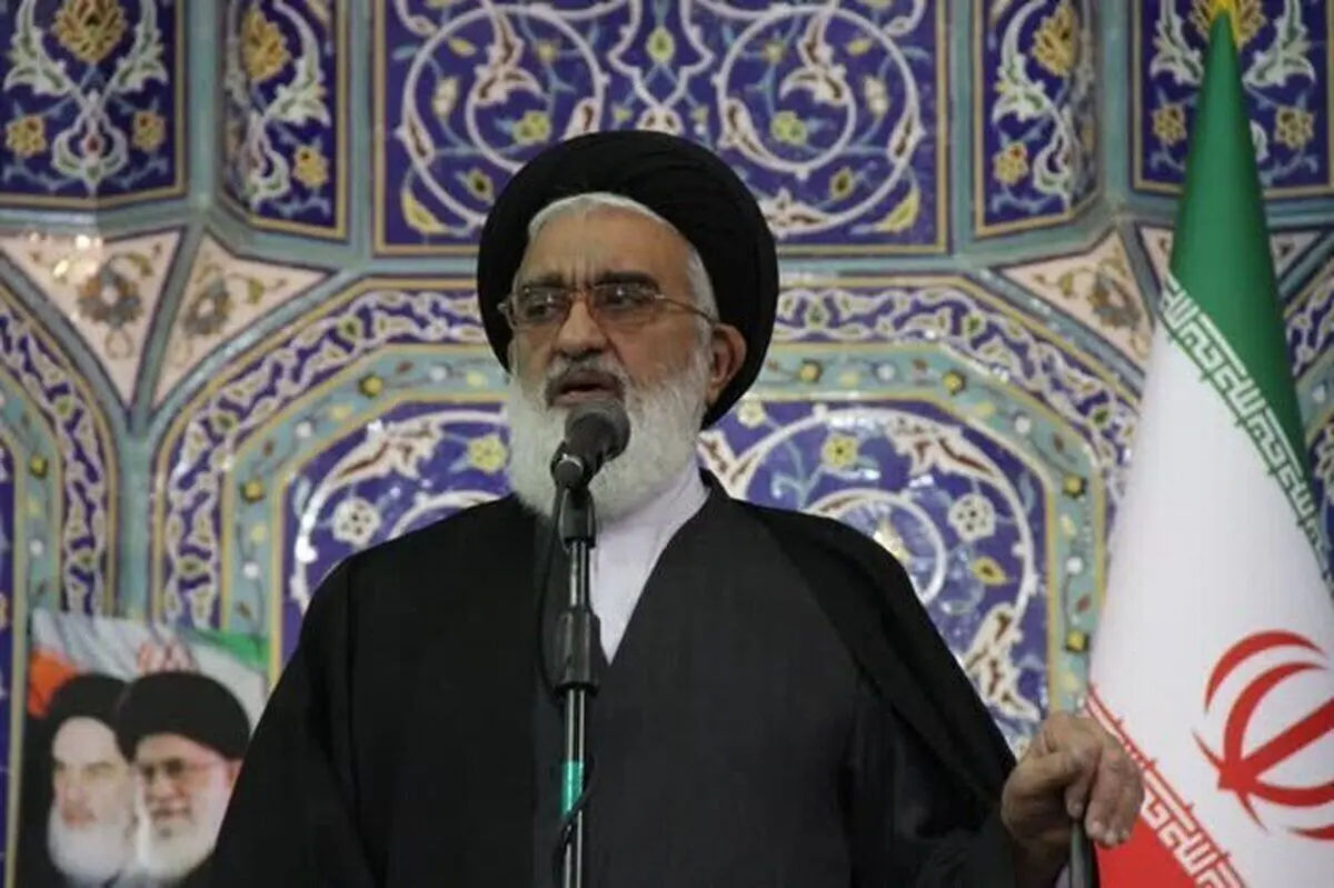 امام جمعه قم: مسمومیت دانش آموزان توطئه جریانی خائن است