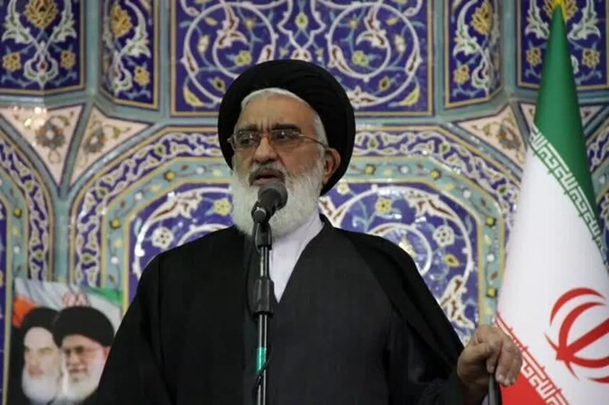 امام جمعه قم: مسمومیت دانش آموزان توطئه جریانی خائن است