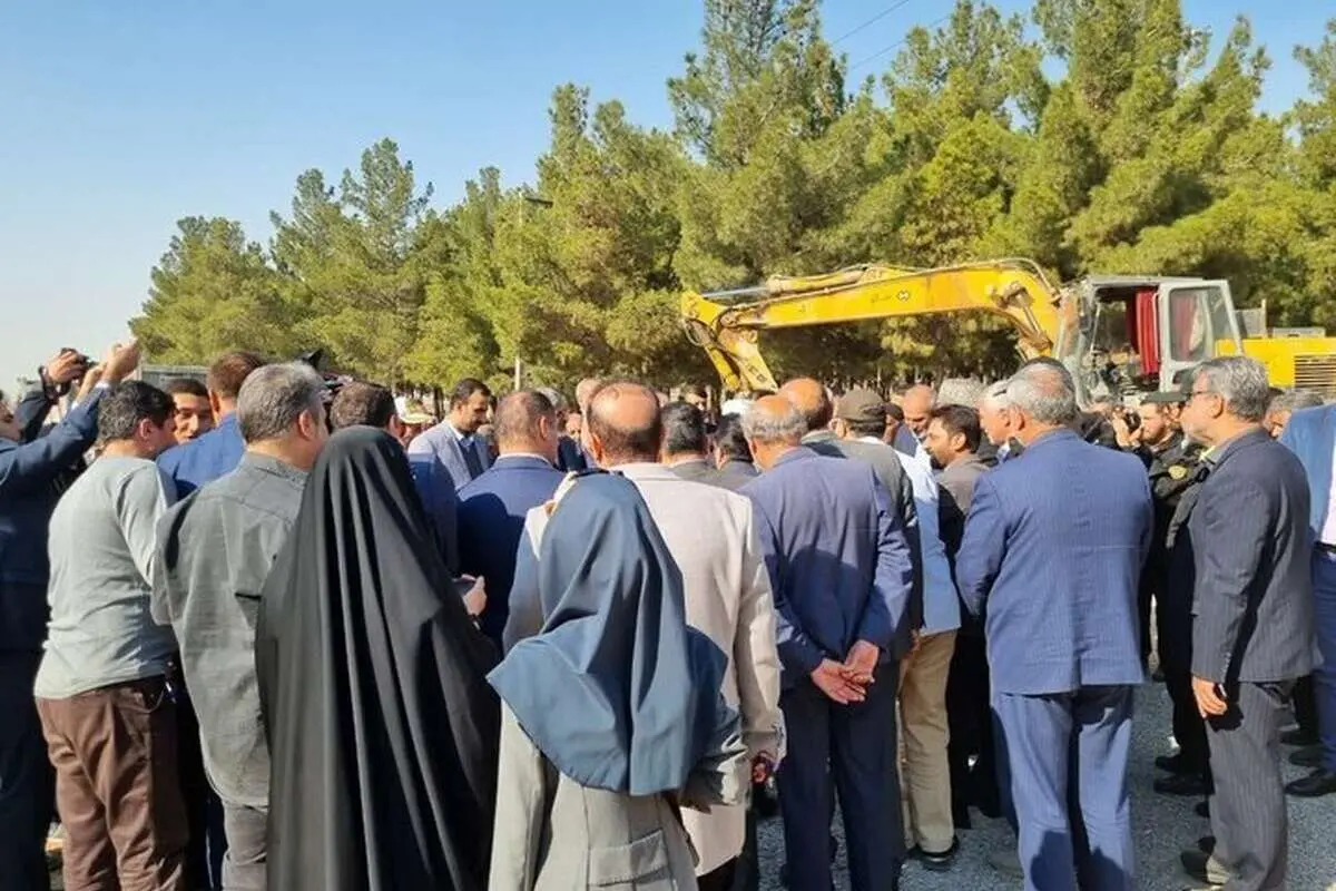 کلنگ‌زنی تعریض پل شهدای گرگاب یک فوتی در پی داشت/ یک خبرنگار در بیمارستان بستری شد