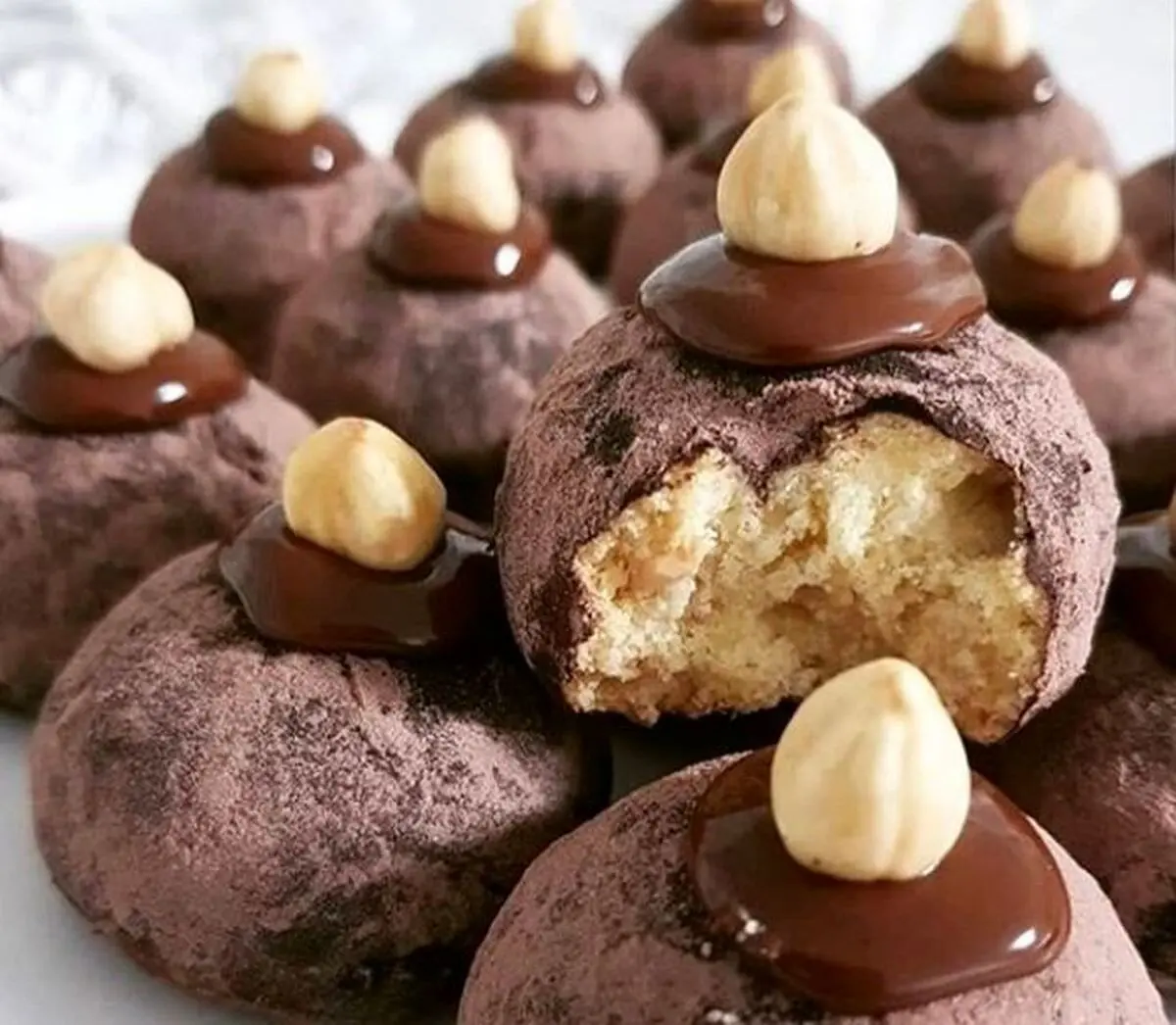 طرز تهیه شیرینی فندقی شکلاتی؛ شیرینی خوشمزه برای نوروز