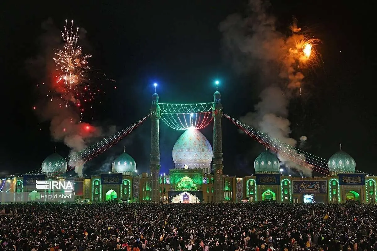(تصاویر) مسجد مقدس جمکران در شب نیمه شعبان