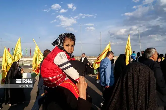 عکس جمکران و گل نرگس