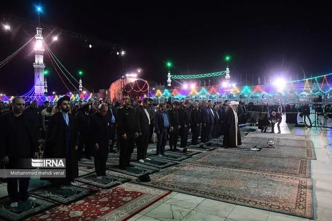 عکس جمکران و گل نرگس