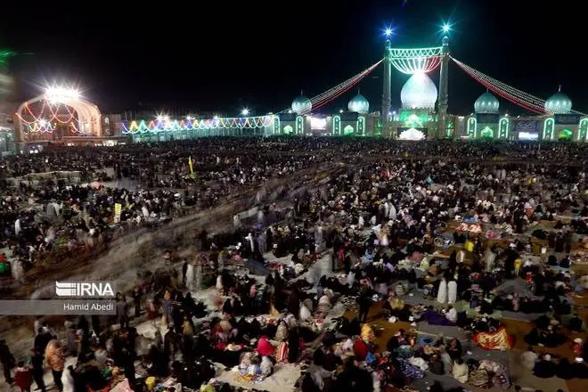 عکس جمکران و گل نرگس