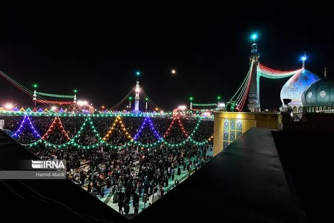 عکس جمکران و گل نرگس