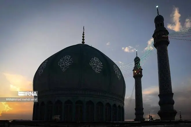 عکس جمکران و گل نرگس