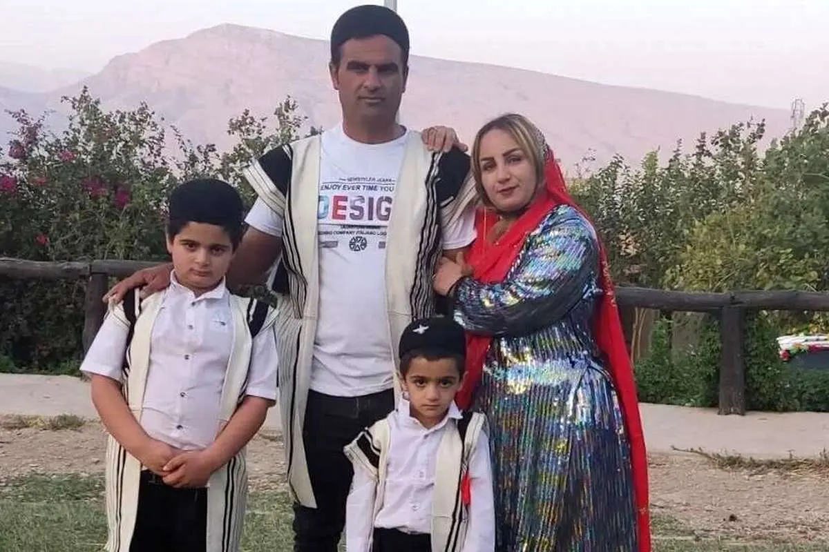 (ویدئو) سفر پدر و مادر کیان پیرفلک برای دیدار با مزار فرزندشان