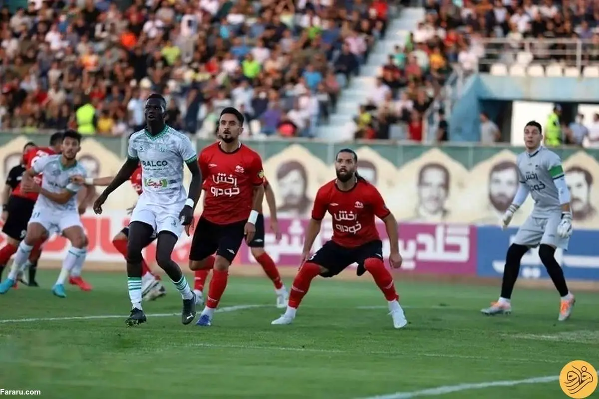 جریمه تراکتور به‌خاطر پرتاب اشیا