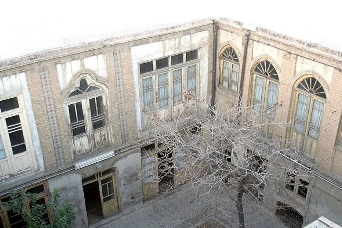 نخستین خانه آلاحمدها کجاست؟/ امامزاده خیابان خیام جد سیوهفتم جلال آلاحمد است