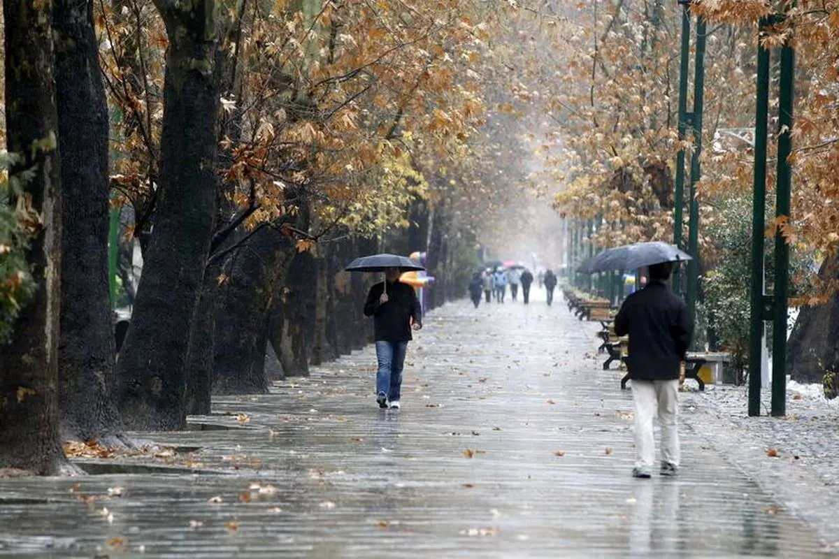 بارش باران در غالب نقاط کشور/ کاهش دما تا ۱۰ درجه در استانهای ساحلی دریای خزر