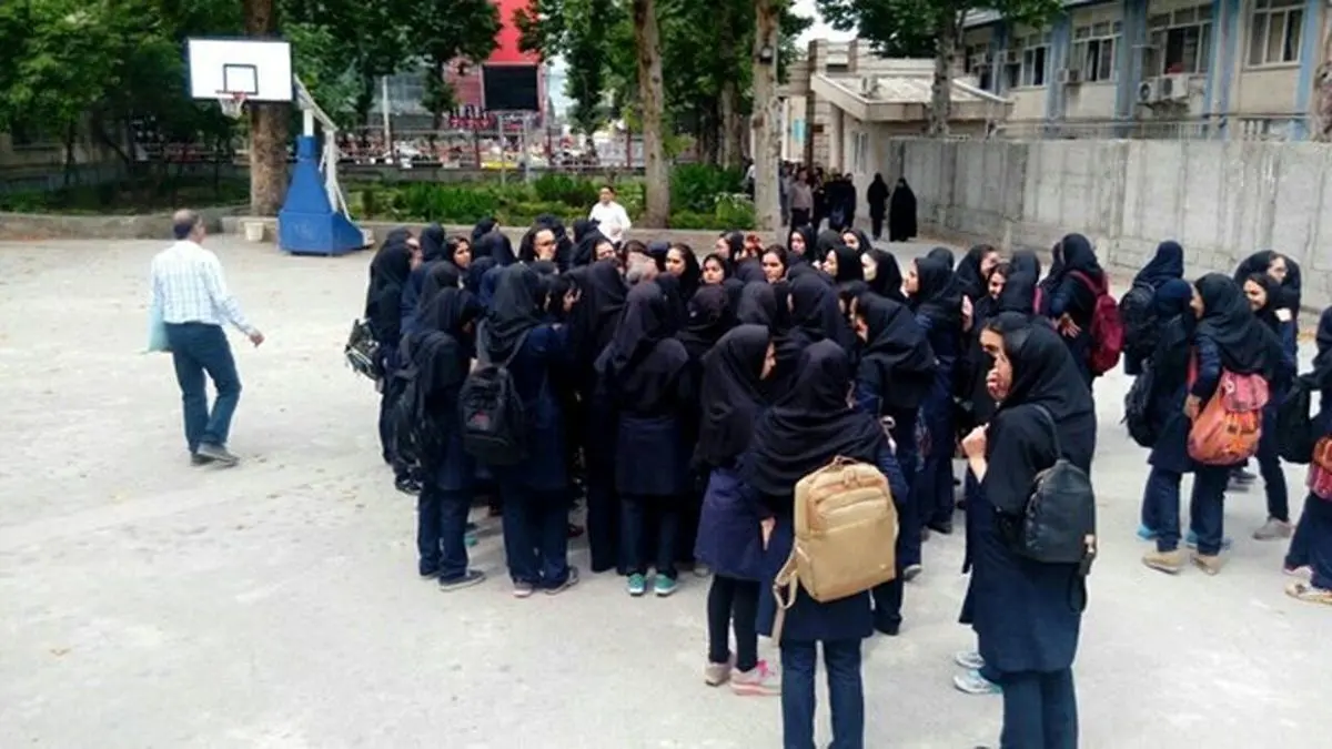 روزنامه دولت: با فعال شدن گشت‌های پلیس در اطراف مدرسه‌ها، گزارش‌های مسمومیت دانش‌آموزان کاهش یافته