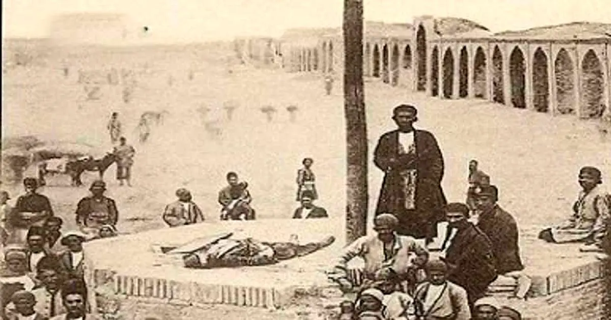 (عکس) مراسم فجیع گردن‌زنی در تهران که میدانی ویژه داشت!