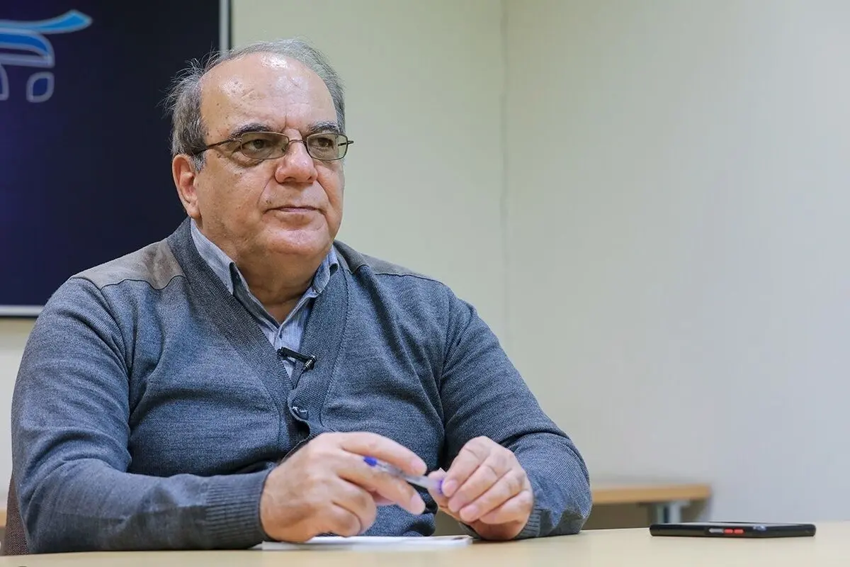 عباس عبدی: وضعیت دهه شصتی‌ها ناشی از جبری است که جامعه بر آنان تحمیل کرد
