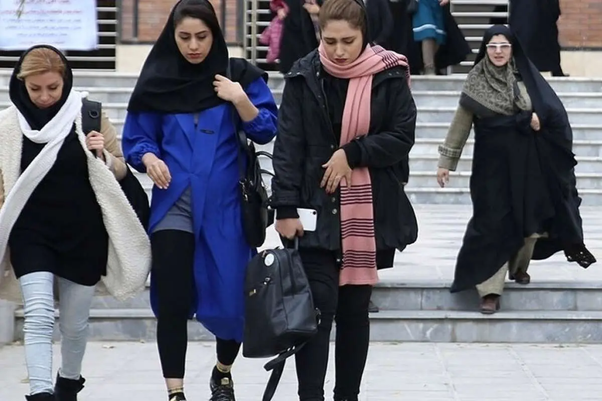 هیس! دخترها فریاد میزنند