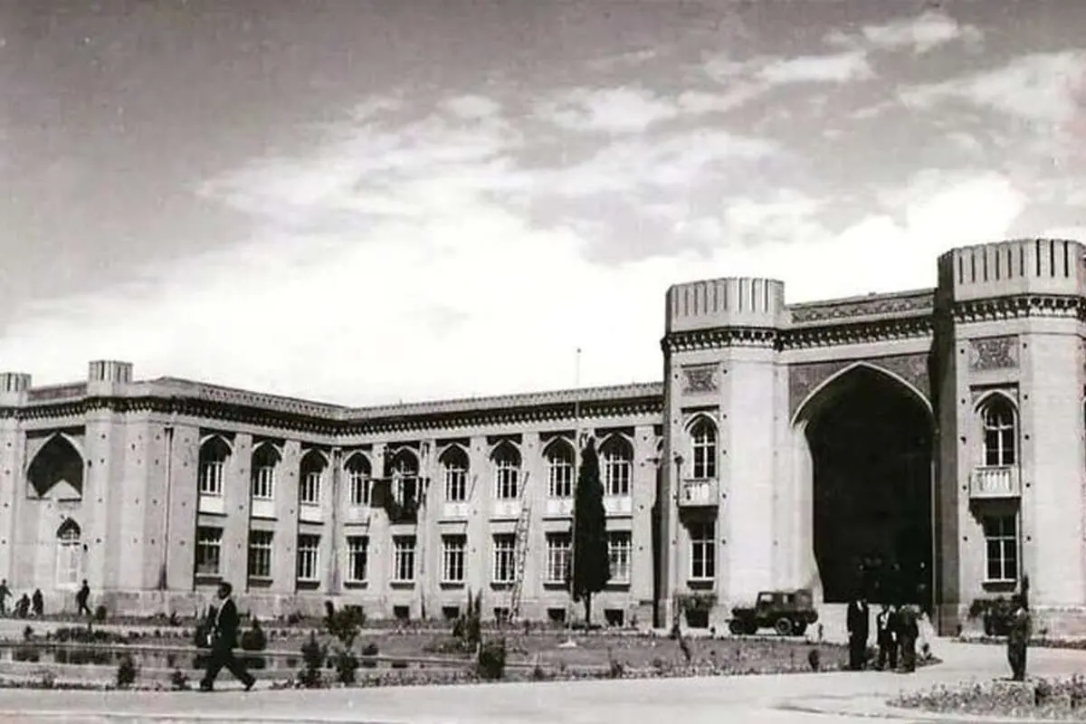 عقابی که در قلب تهران آشیانه دارد