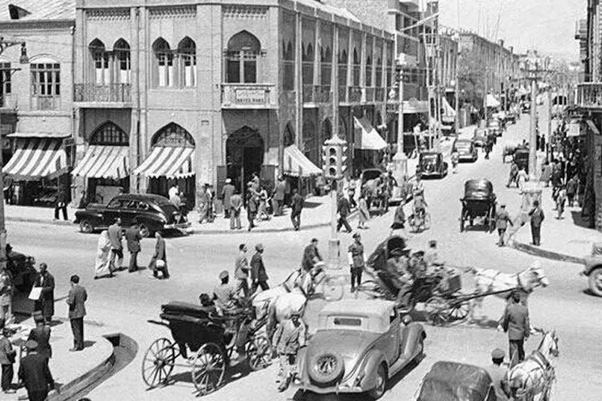 دورهمی نخستینها در اولین خیابان تهران