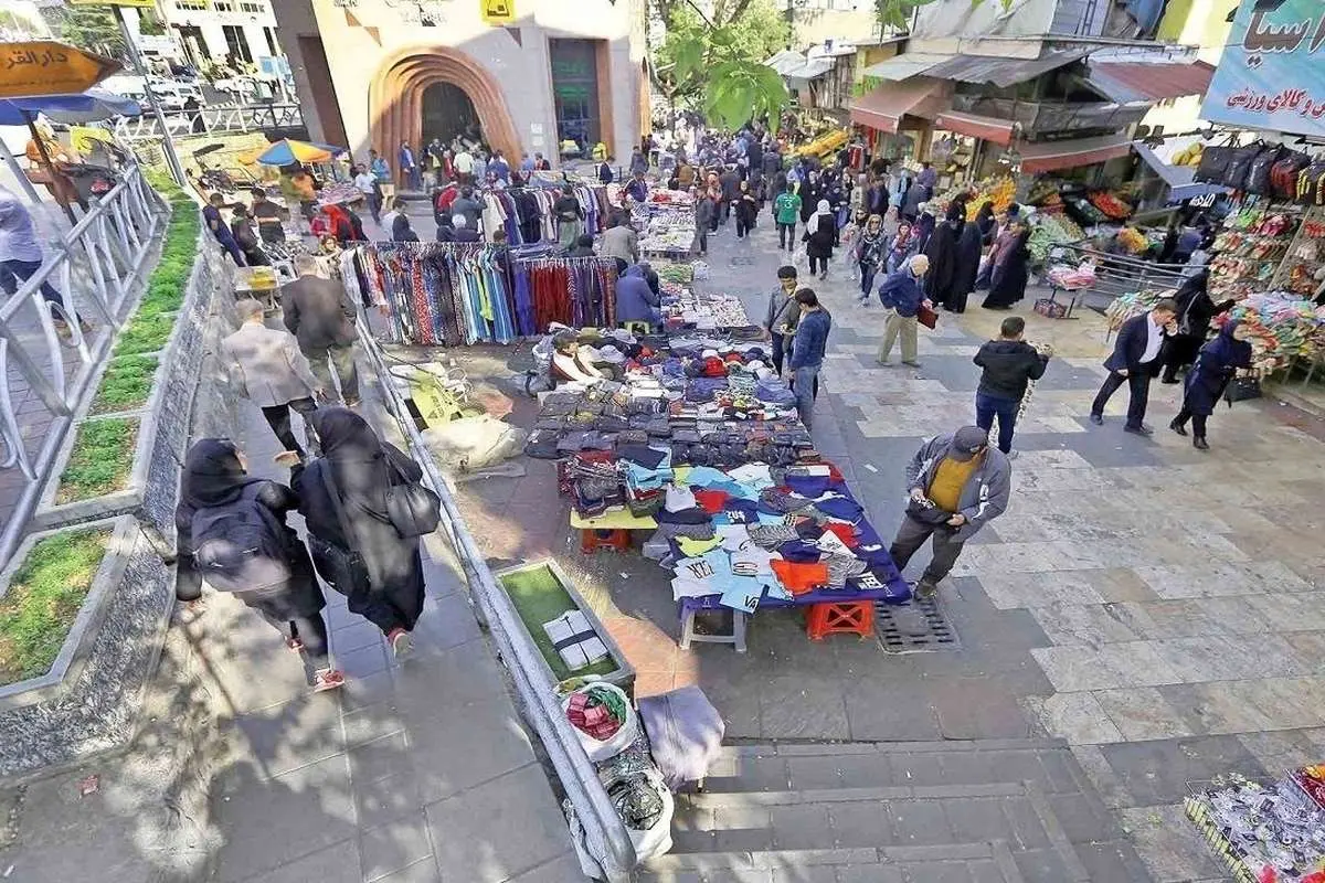 کوچ دستفروشان از ستارخان به شادمهر