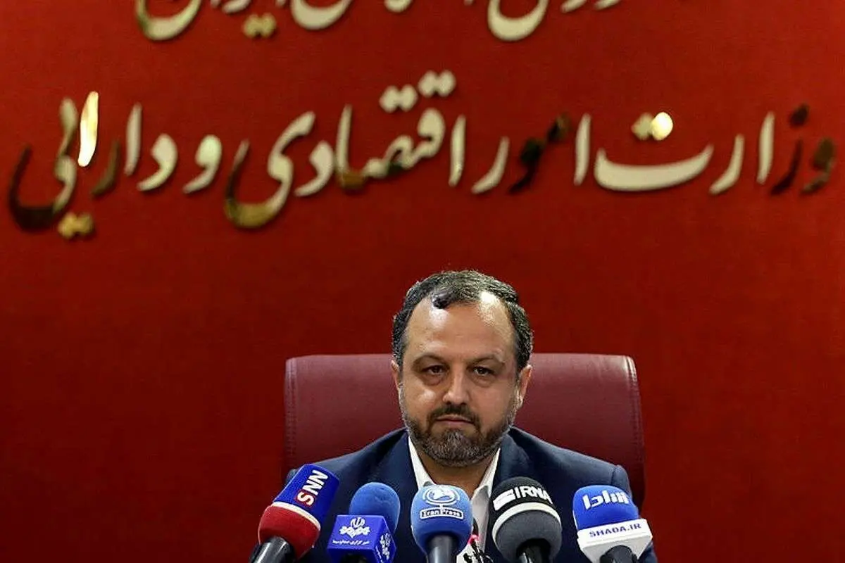 خاندوزی: یارانه نقدی حذف نمیشود
