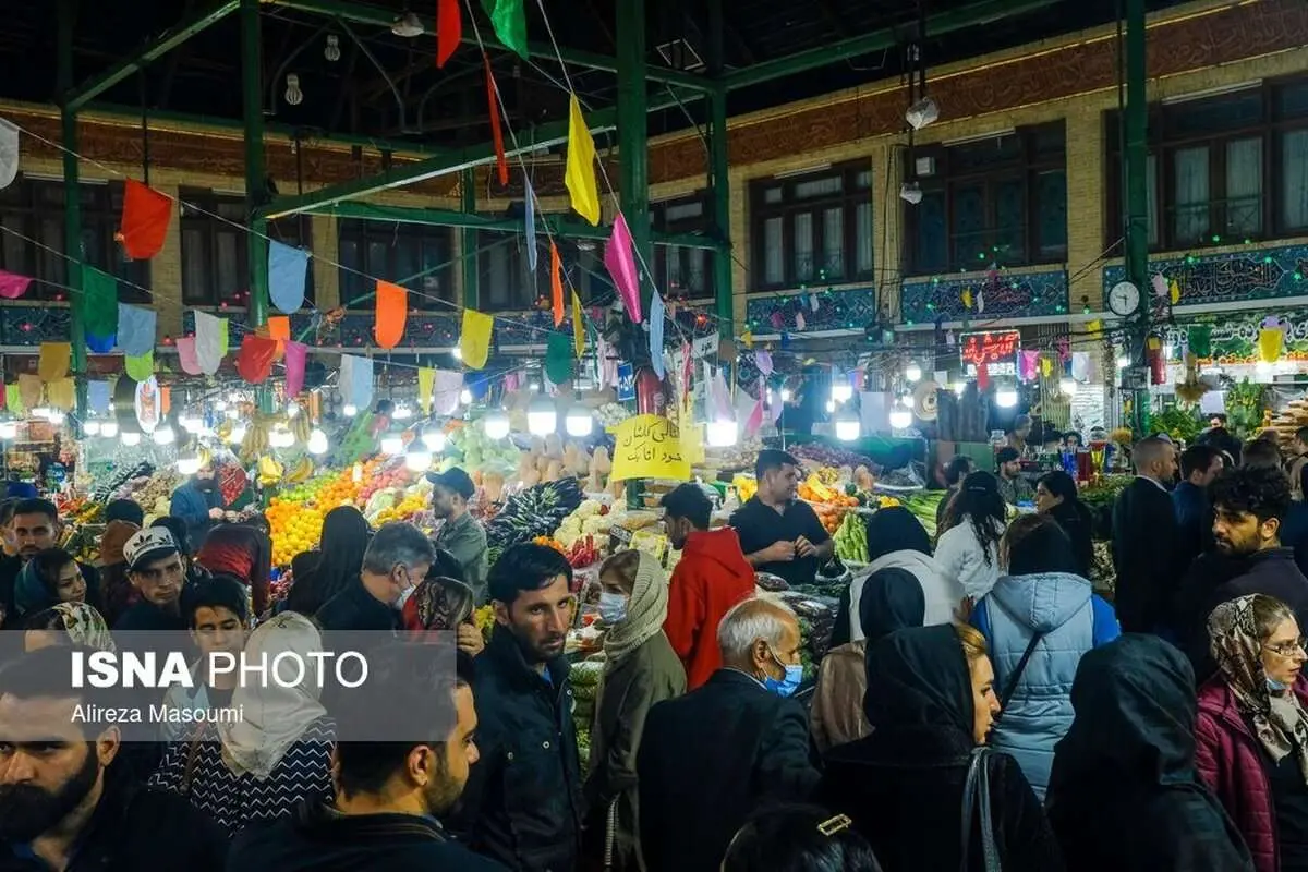 (تصاویر) خیابان ولیعصر در روز‌های پایانی سال ۱۴۰۱