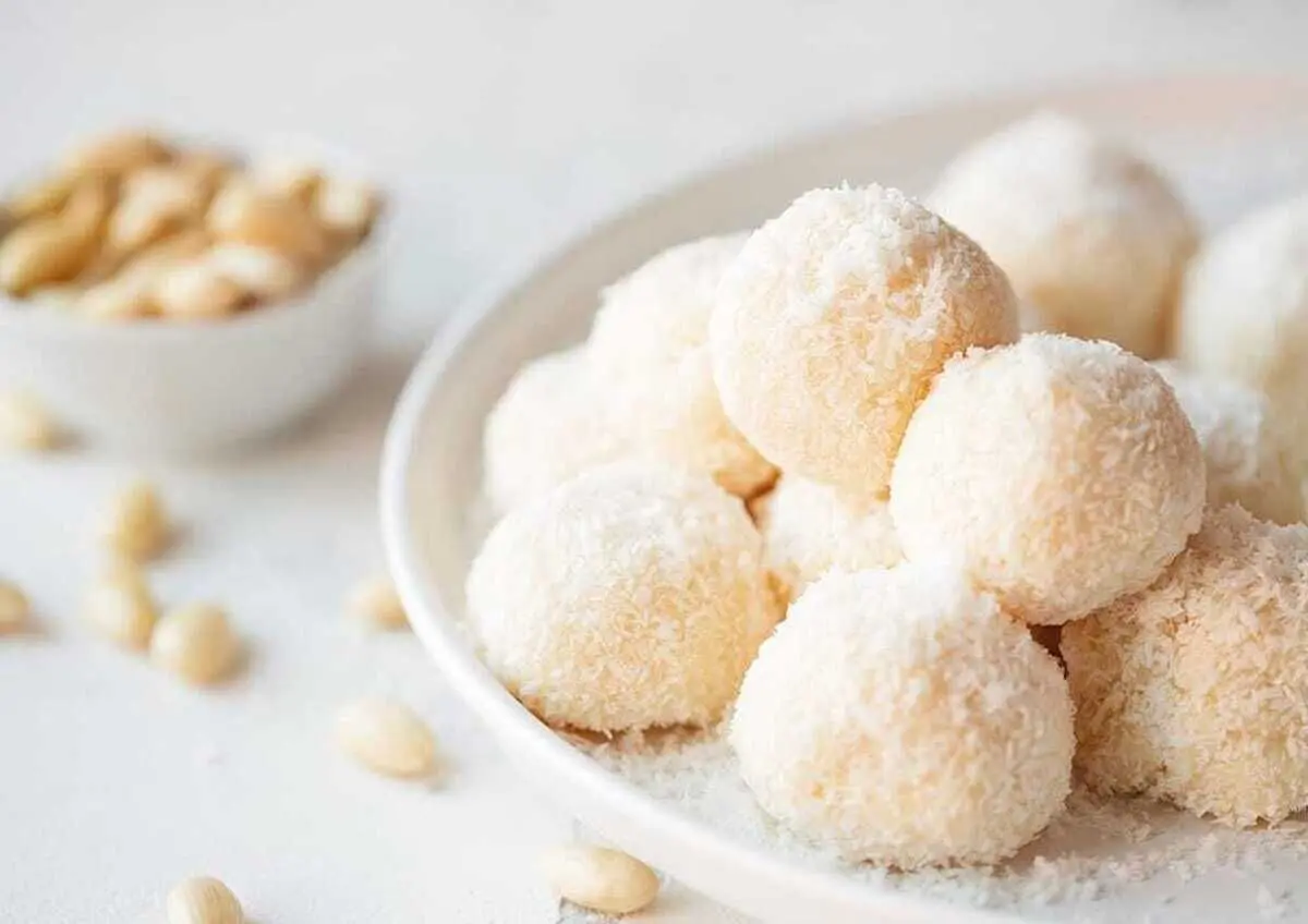 طرز تهیه شیرینی برفی نارگیلی؛ ویژه نوروز