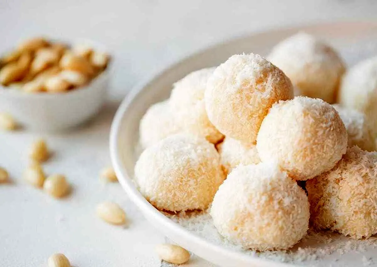 طرز تهیه شیرینی برفی نارگیلی؛ ویژه نوروز