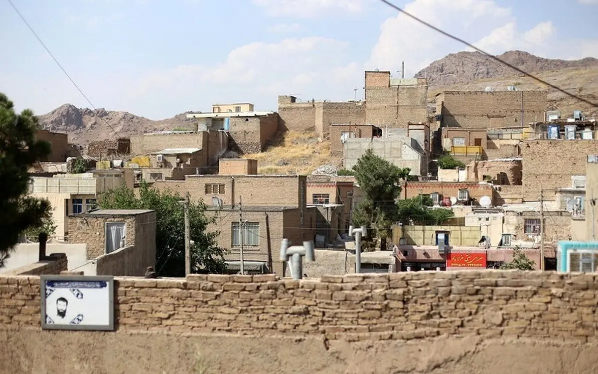 ناصرالدین‌شاه به خاطر باغ‌های انار، این روستا را یکجا خرید