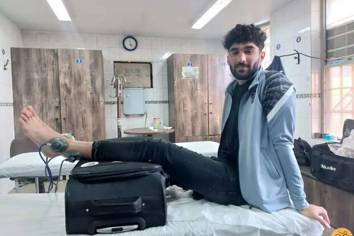 (عکس) بستری شدن مدافع تیم ملی در بیمارستان پس از تصادف