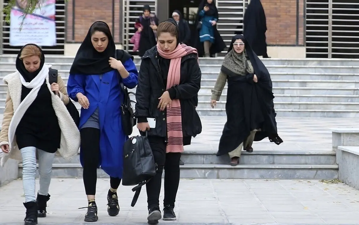 نماینده مجلس: بی‌حجابی باعث «شوهر دزدی» و «آسیب بهداشت جنسیتی» می‌شود