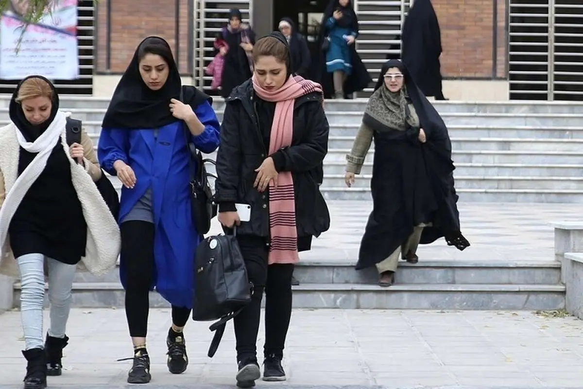 نماینده مجلس: بیحجابی باعث «شوهر دزدی» و «آسیب بهداشت جنسیتی» میشود