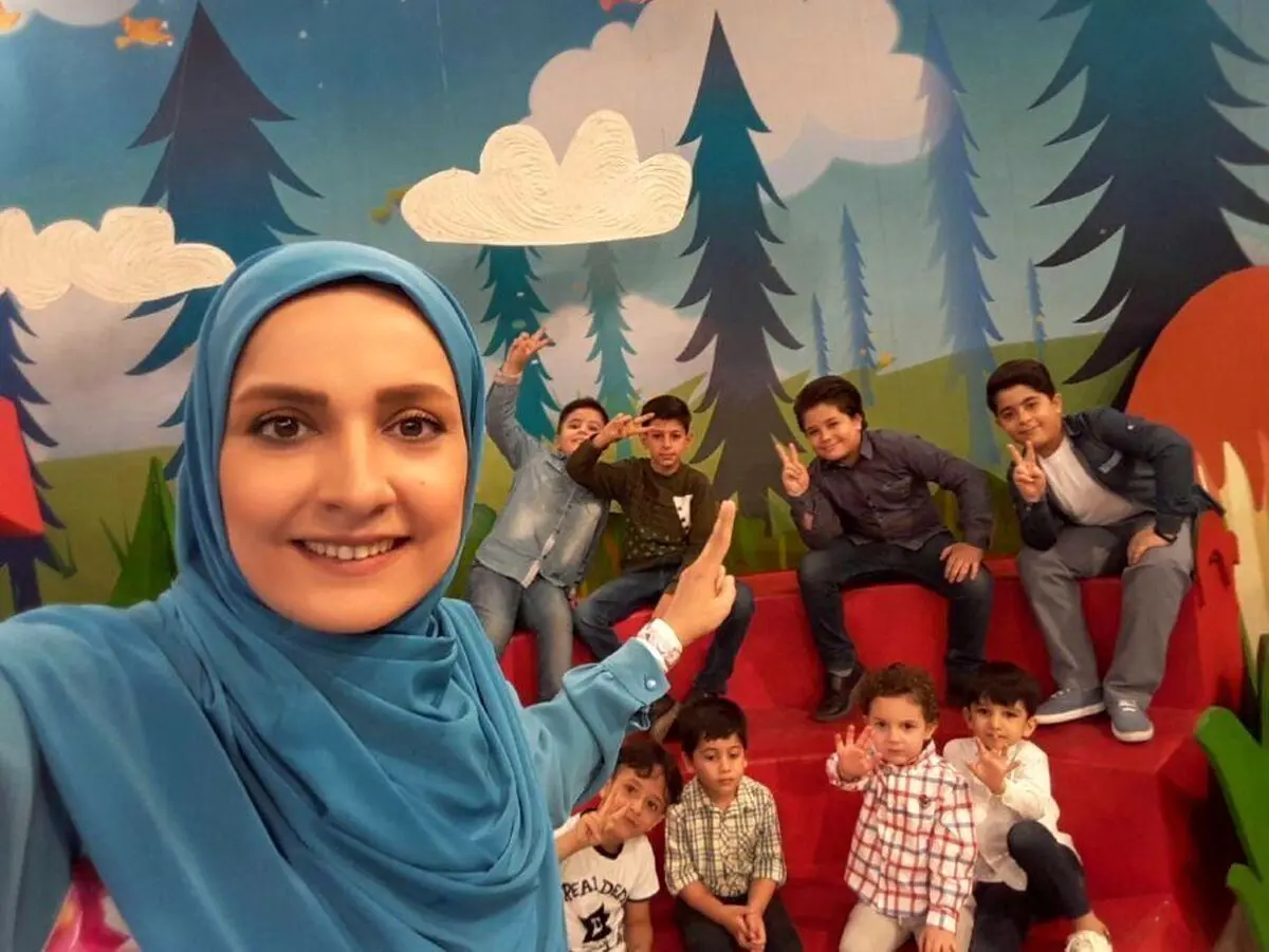 (ویدئو) مرور ماجرای طنز فرنود با حضور خاله نرگس روی آنتن تلویزیون!