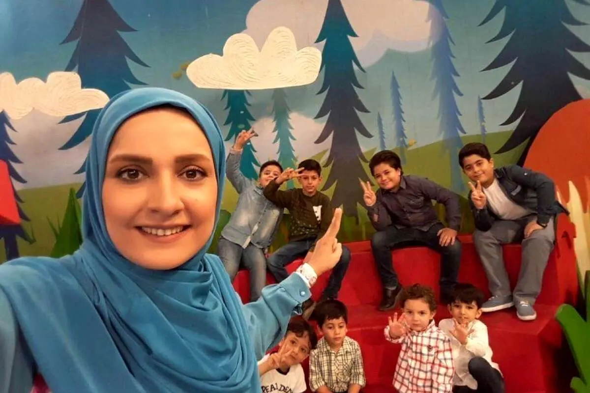(ویدئو) مرور ماجرای طنز فرنود با حضور خاله نرگس روی آنتن تلویزیون!