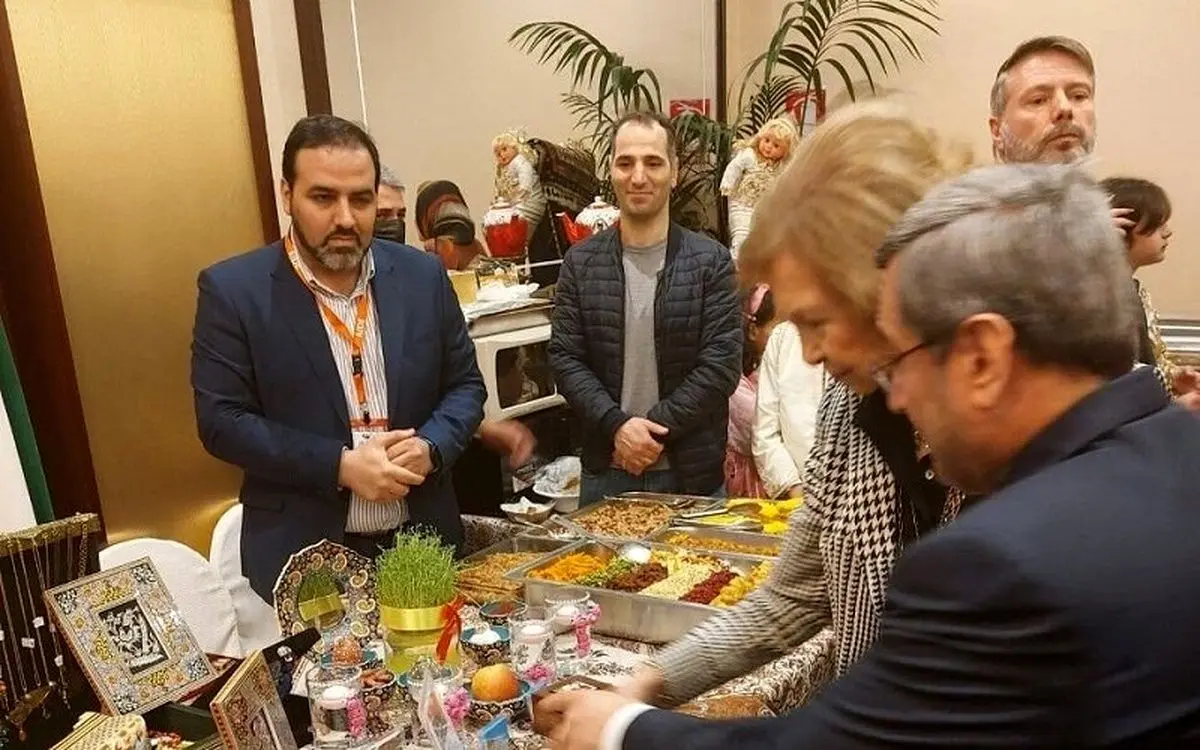 (ویدئو) بازدید ملکه سوفیا از بازارچه خیریه ایران در اسپانیا