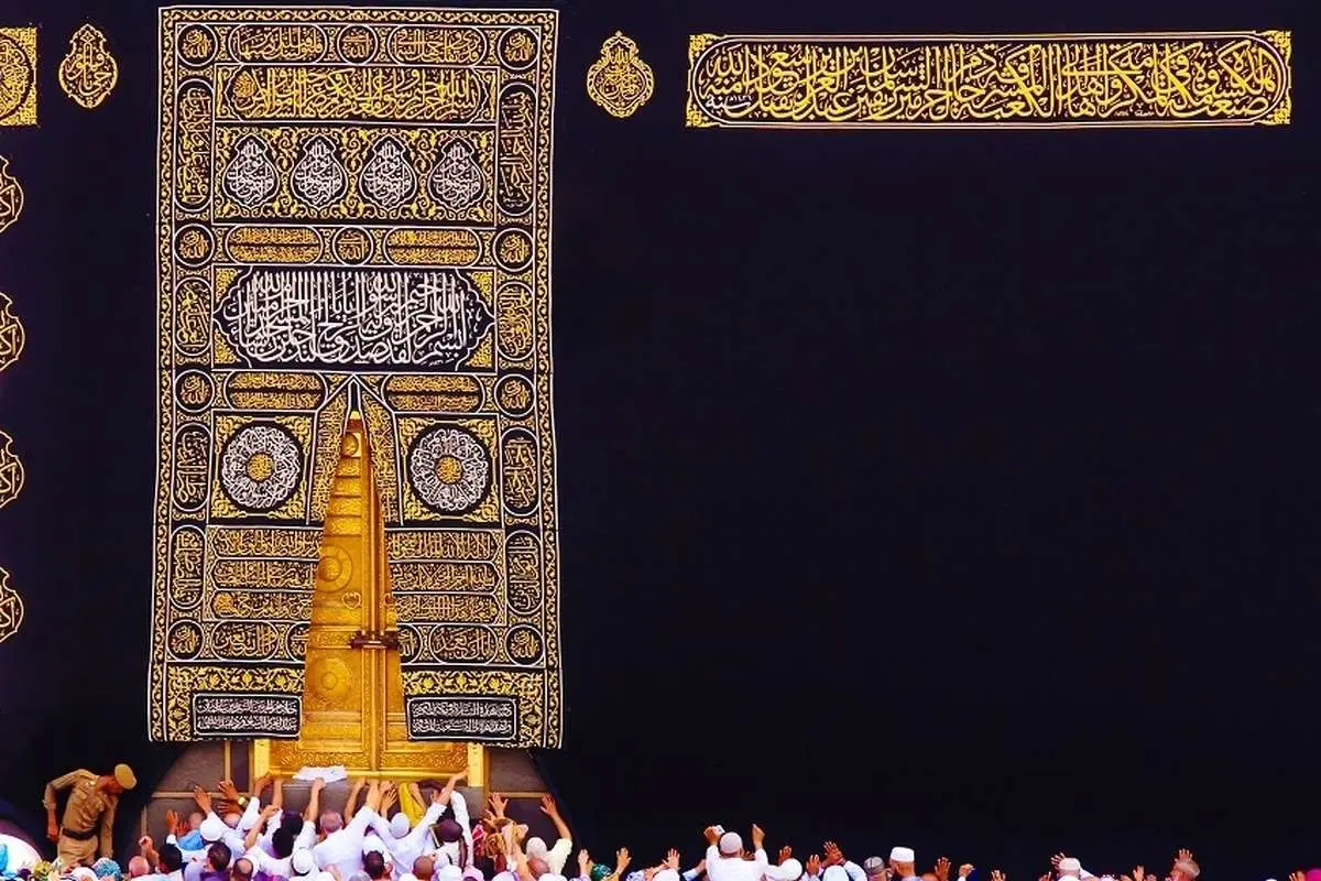 (تصاویر) کعبه به استقبال ماه رمضان میرود