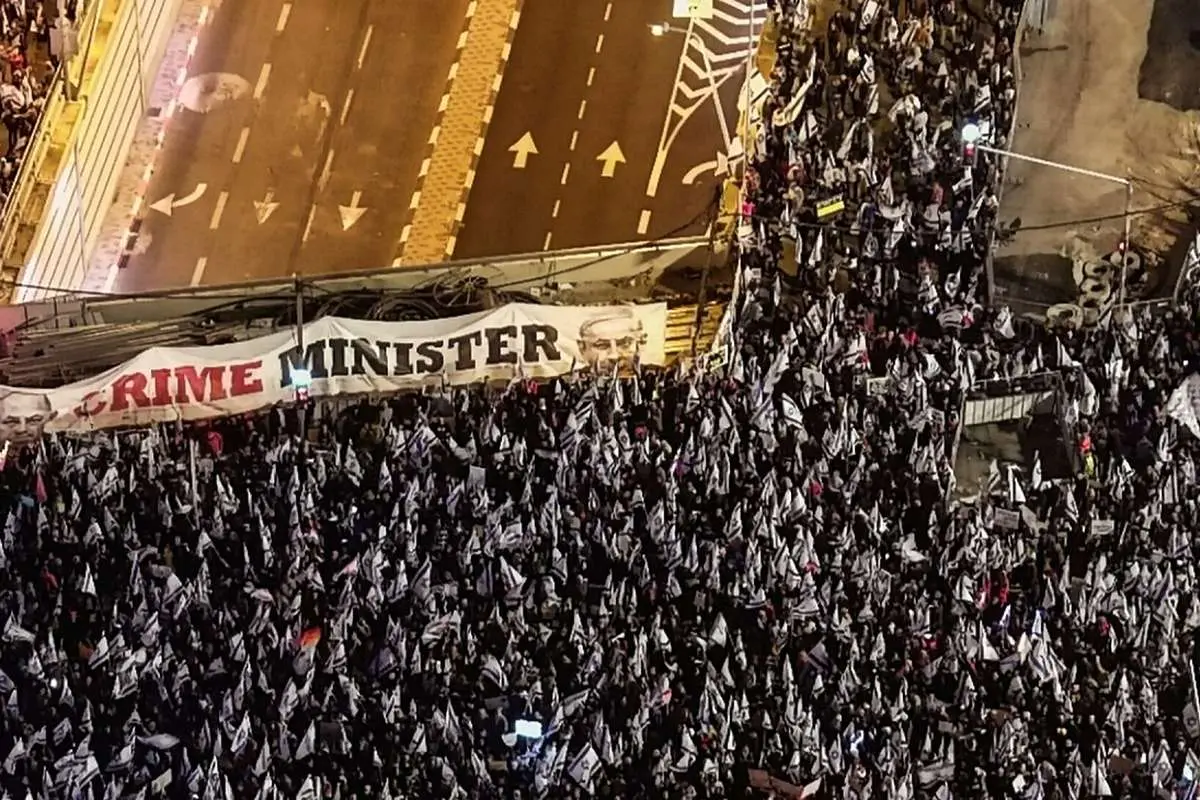 (ویدئو) هزاران مخالف نتانیاهو به خیابانها آمدند