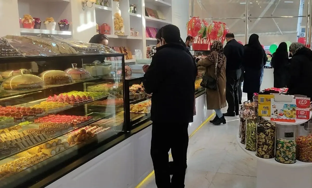 پلمب دو قنادی معروف در تهران/ استفاده از پارکینگ برای تهیه زولبیا و بامیه