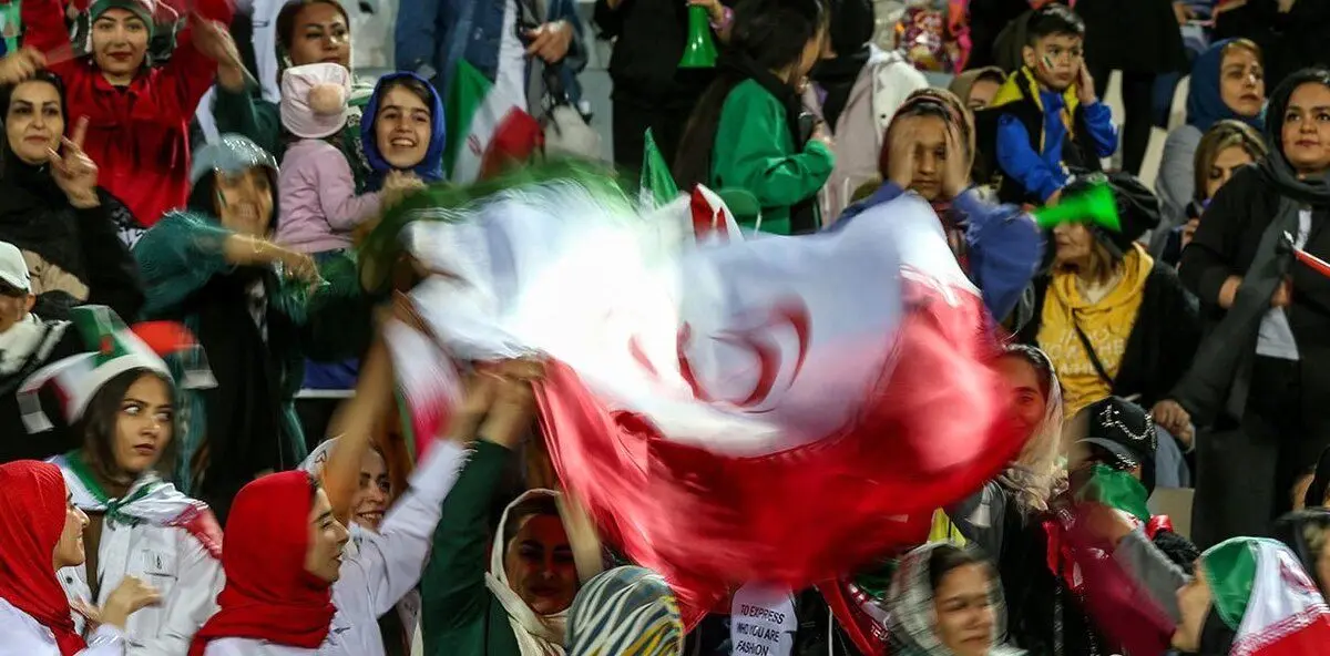 (ویدئو) حضور تماشاگران زن در ورزشگاه آزادی