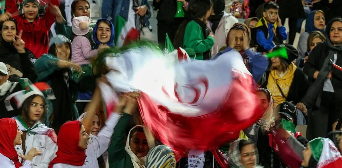 (ویدئو) حضور تماشاگران زن در ورزشگاه آزادی