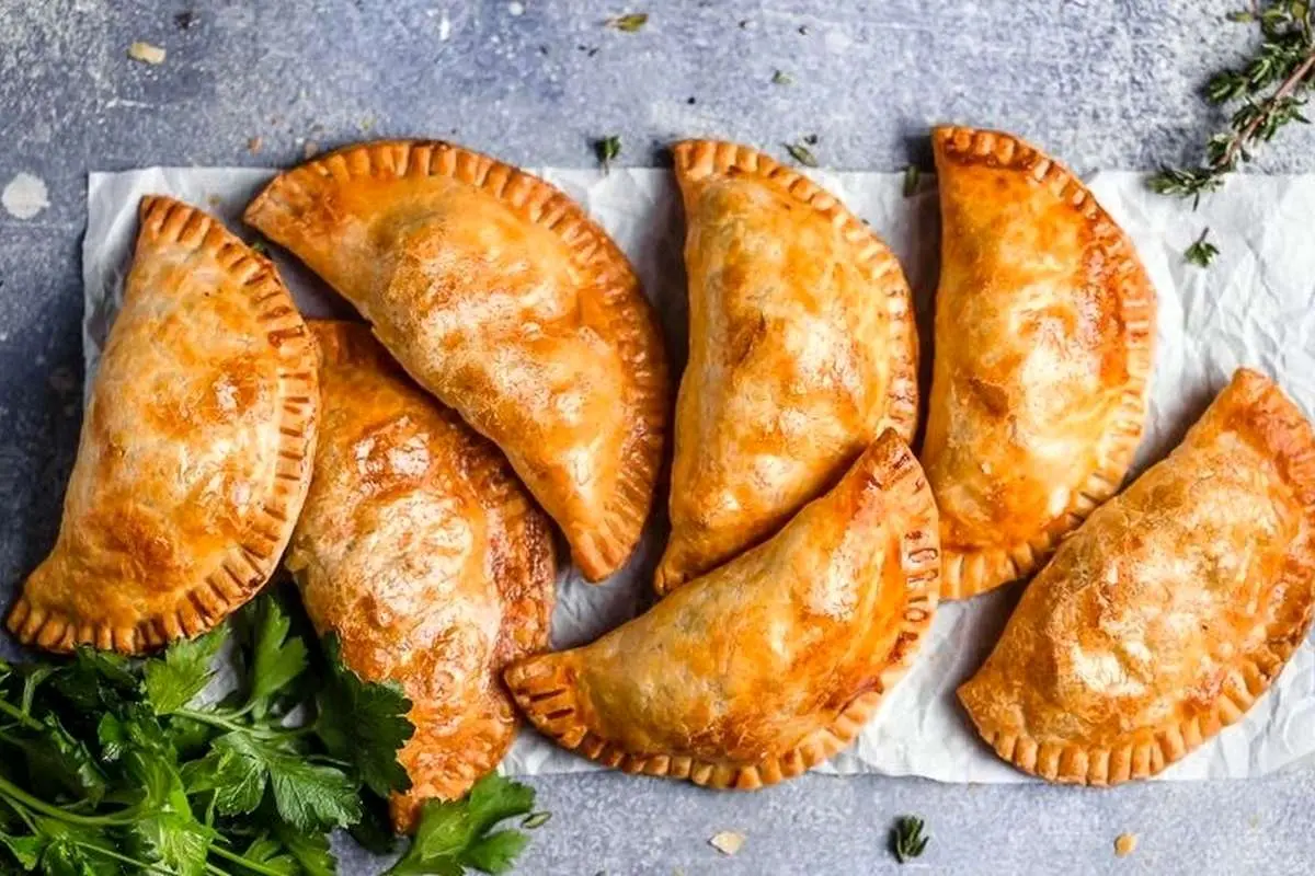 طرز تهیه پیراشکی گوشت و قارچ بدون فر