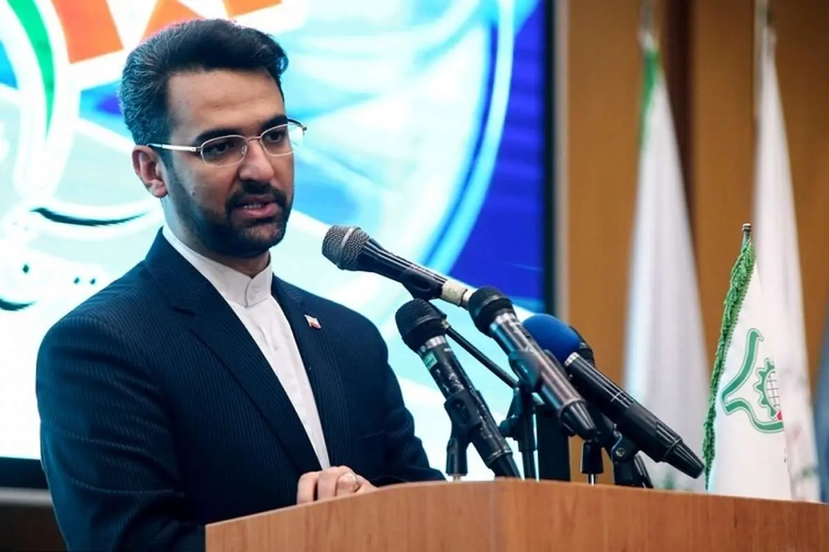 پاسخ جنجالی آذری جهرمی به فالوور اینستاگرامش!