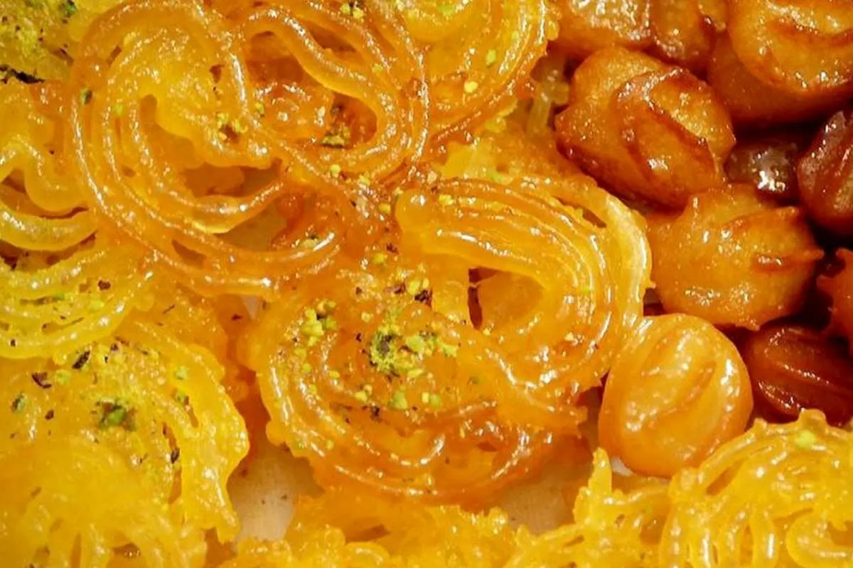 طرز تهیه زولبیا با نشاسته گل به روش قنادی