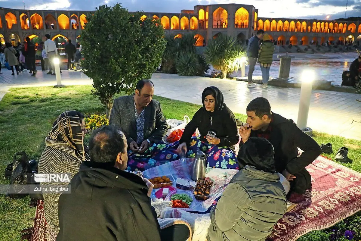 (تصاویر) افطاری نوروزی
