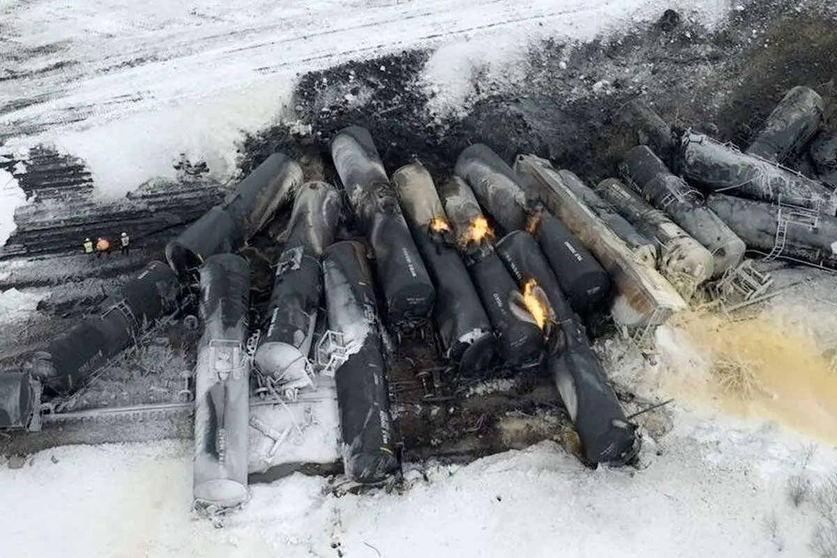 (ویدئو) آتش گرفتن قطار حامل اتانول پس از خروج از ریل