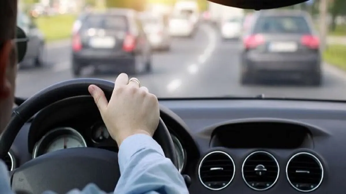 هنگام رانندگى چه کارهایى را نباید انجام داد؟