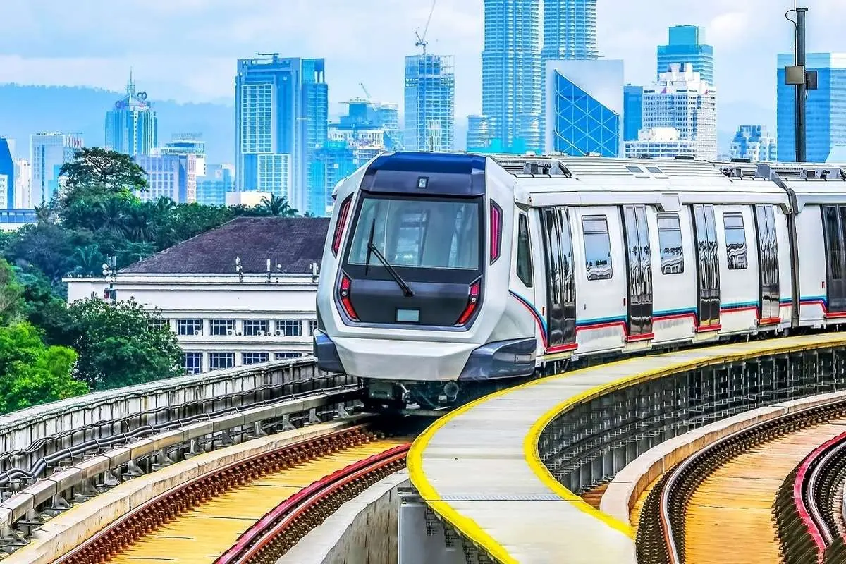 LRT و تراموا به تهران میآید؟