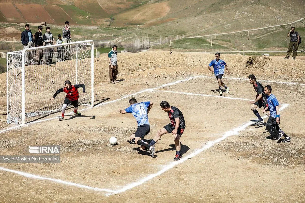 (تصاویر) فوتبال خاکی